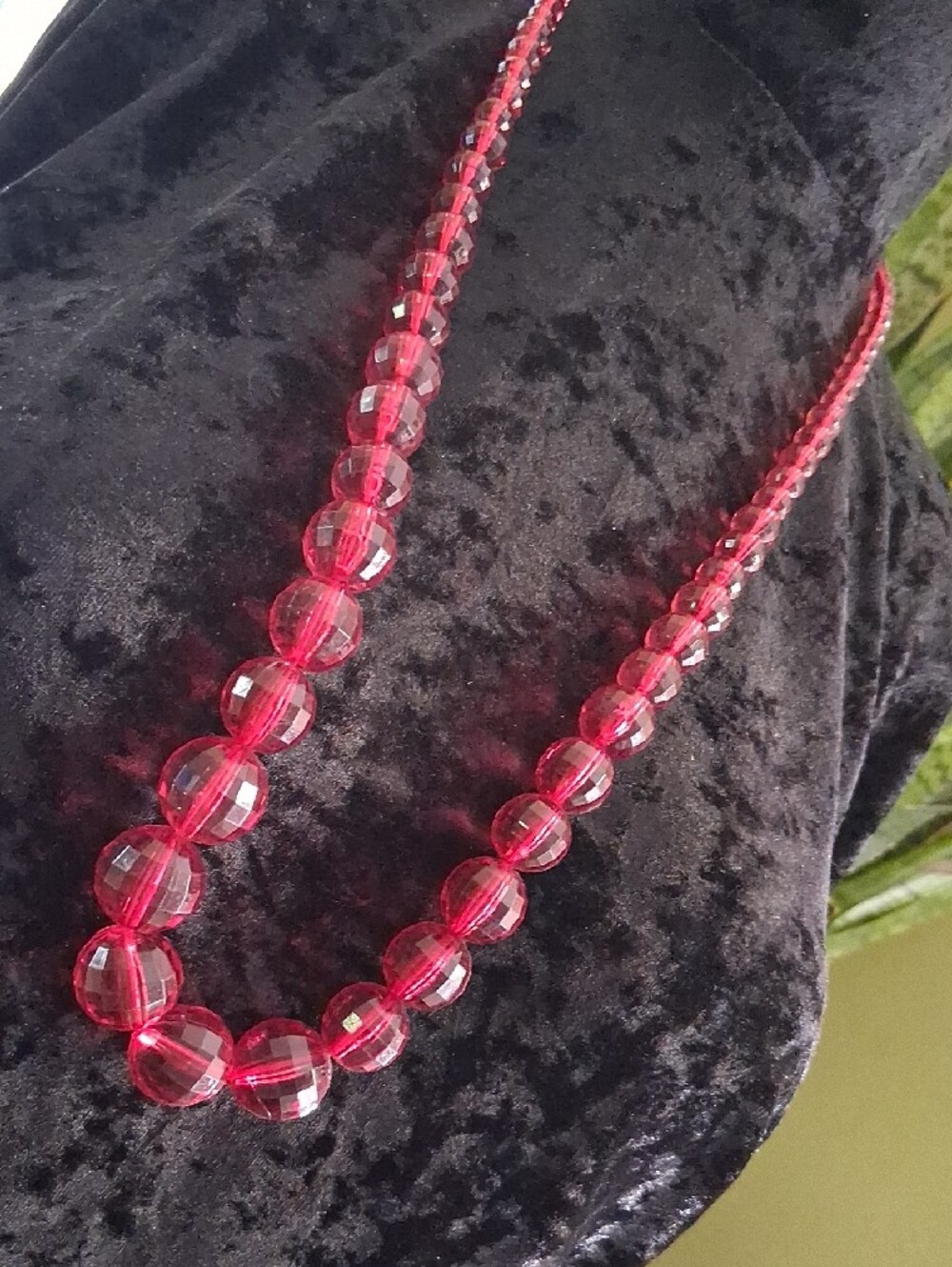 Vintage Cherry Red Lucite Beaded Women's Necklace - Classic Statement - Picture 5 of 7
